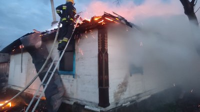 Двоє людей загинули під час пожежі в Бистричах на Рівненщині Двоє людей загинули під час пожежі в Бистричах на Рівненщині