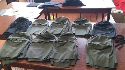 У Новоукраїнській громаді шиють для військових балаклави, дощовики, чохли на каски У Новоукраїнській громаді шиють для військових балаклави, дощовики, чохли на каски