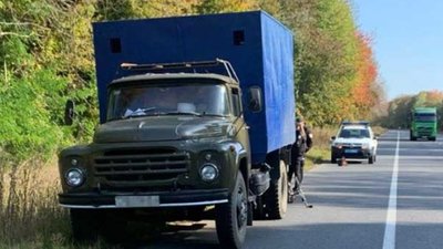 Зіштовхнувся з вантажівкою: на Вінничичні у ДТП травмувався 64-річний велосипедист