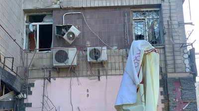 У Києві уламок БПЛА влучив у будівлю товариства сліпих, загинула людина У Києві уламок БПЛА влучив у будівлю товариства сліпих, загинула людина