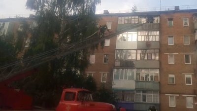 У Конотопі на Сумщині сталася пожежа в п’ятиповерхівці