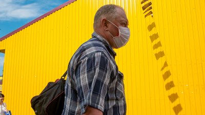 "Їздили в країни, де циркулює цей штам". Що відомо про українців з COVID-19 "Дельта"