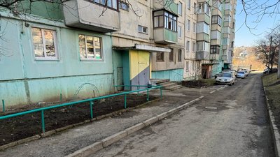 Міжбудинковий проїзд на вулиці Південно-Кільцевій, 5У