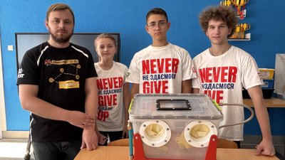 Зимнівський ліцей, робототехніка, робот, Богдан Богдан, Роман Фостик, чистка артефактів