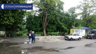 У Кропивницькому біля дитсадка почали будувати павільйон без дозвільних документів