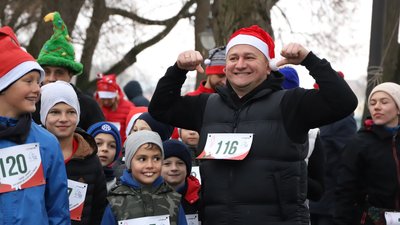 "Пробіжи – допоможи": більше сотні людей взяли участь у благодійному забігу в Ужгороді "Пробіжи – допоможи": більше сотні людей взяли участь у благодійному забігу в Ужгороді