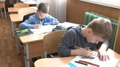 "На крилах успіху": третьокласники черкаської школи на уроках захищають проєкти "На крилах успіху": третьокласники черкаської школи на уроках захищають проєкти