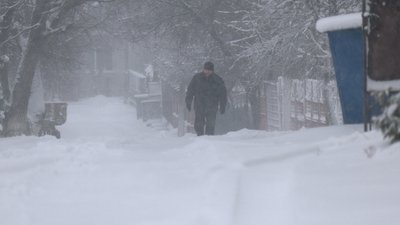 На Рівненщині снігопад знеструмив села спершу на півдні, а потім на півночі області