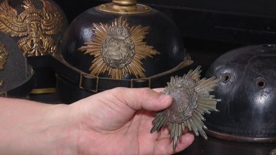 Пікельгельми, шоломи та гусарські шапки. Франківець виготовляє військові головні убори Пікельгельми, шоломи та гусарські шапки. Франківець виготовляє військові головні убори
