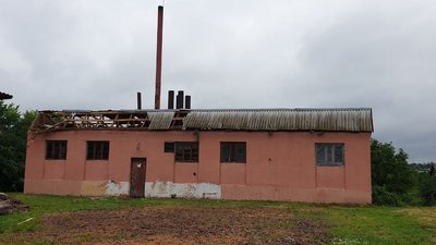 У Чуднові на Житомирщині вітер зірвав дах Будинку культури, де діти святкували випускний У Чуднові на Житомирщині вітер зірвав дах Будинку культури, де діти святкували випускний