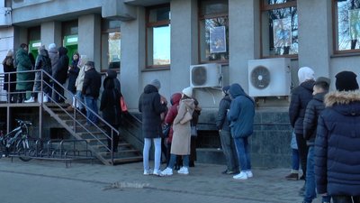 Магазини, заправки, банкомати: яка ситуація із чергами у Полтаві Магазини, заправки, банкомати: яка ситуація із чергами у Полтаві