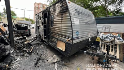 В Одесі чоловік підпалив автотрейлер з гуманітарною допомогою для переселенців — поліція В Одесі чоловік підпалив автотрейлер з гуманітарною допомогою для переселенців — поліція