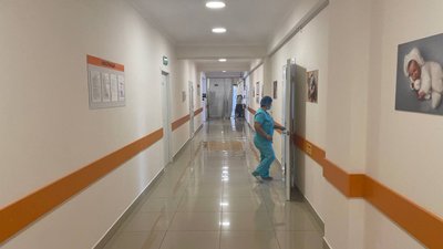 "Накривали своїм тілом, щоб не вбило дитину". Історії з Тростянецького пологового відділення "Накривали своїм тілом, щоб не вбило дитину". Історії з Тростянецького пологового відділення