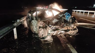 ДТП на Закарпатті: легковик в’їхав в екскаватор та загорівся. Травмувався водій ДТП на Закарпатті: легковик в’їхав в екскаватор та загорівся. Травмувався водій