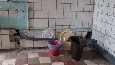 "Головне, щоб було ліжко": як у лікарнях Буковини за рік змінилися умови для інфікованих "Головне, щоб було ліжко": як у лікарнях Буковини за рік змінилися умови для інфікованих