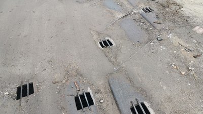 Через погану дорогу у деяких жителів Полтави нерегулярно вивозять сміття: що каже влада Через погану дорогу у деяких жителів Полтави нерегулярно вивозять сміття: що каже влада