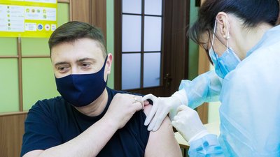 На Тернопільщині вакцинують рятувальників від COVID-19 На Тернопільщині вакцинують рятувальників від COVID-19