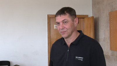 "Люди в піджачках сидять і дерибанять" — у Рівному пройшла акція "Гроші на ЗСУ, а не на дороги" "Люди в піджачках сидять і дерибанять" — у Рівному пройшла акція "Гроші на ЗСУ, а не на дороги"