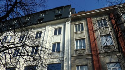Сотня іванофранківців зібралася на мітинг біля готелю "Дністер" Сотня іванофранківців зібралася на мітинг біля готелю "Дністер"