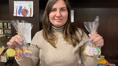 "Вкладаємо частинку душі": черкащани передали захисникам розмальовані пряники "Вкладаємо частинку душі": черкащани передали захисникам розмальовані пряники