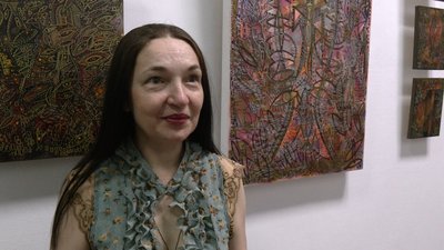 У Рівненському краєзнавчому музеї – виставка місцевої художниці У Рівненському краєзнавчому музеї – виставка місцевої художниці