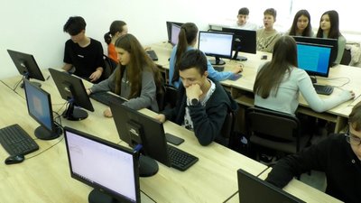В Ужгороді 27 закладів середньої освіти змінили тип та назву В Ужгороді 27 закладів середньої освіти змінили тип та назву