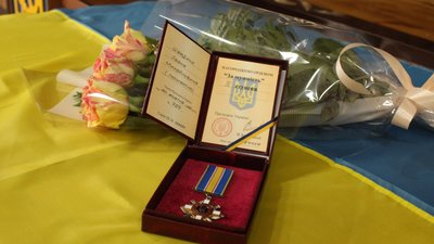 На Полтавщині дружині загиблого на війні Івана Шведуна вручили орден На Полтавщині дружині загиблого на війні Івана Шведуна вручили орден
