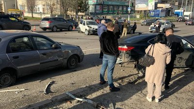Аварію за участі п'яти машин у Кропивницькому спричинив нетверезий водій – поліція