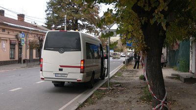 Автобуси у Чернівцях не зупиняються на вулиці Сторожинецькій