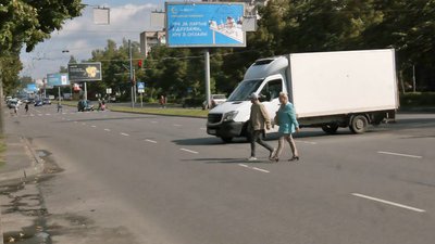 Найбільші порушники – пенсіонери: у Луцьку патрульні штрафували пішоходів