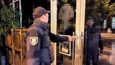 Чи працюють ресторани та клуби після 22:00. У Києві поліція провела триденний рейд та вручила 119 повісток