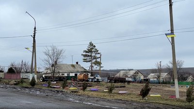 Вдруге тікати не хочеться. Як відбудоване після руйнувань у 2022 році село на Донеччині відчуває наближення фронту Вдруге тікати не хочеться. Як відбудоване після руйнувань у 2022 році село на Донеччині відчуває наближення фронту