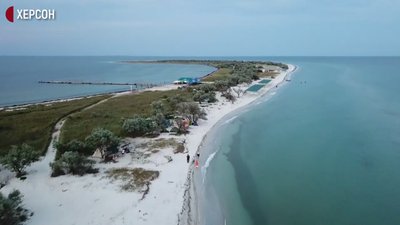 Як відпочивають українці на острові Джарилгач під час карантину
