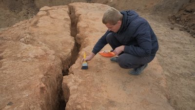 На Вінниччині проводять безкоштовні екскурсії на розкопки кургану На Вінниччині проводять безкоштовні екскурсії на розкопки кургану