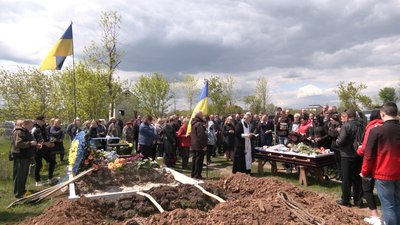На Харківщині попрощалися з бойовим медиком Андрієм Мельником