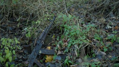 Автомат Олексія Анулі, який він сховав одразу після крайнього бою в Лукашівці Автомат Олексія Анулі, який він сховав одразу після крайнього бою в Лукашівці