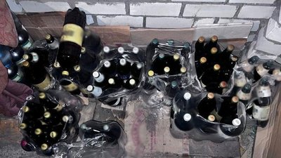 У Дніпрі поліція вилучила з продажу майже 700 літрів алкоголю без ліцензії