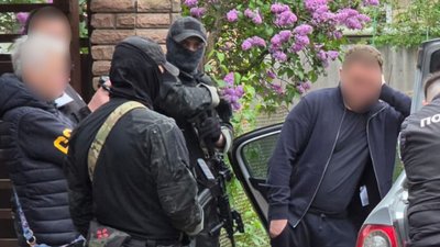 Правоохоронці викрили групу людей, яких підозрюють у спробі незаконно продати нерухомість