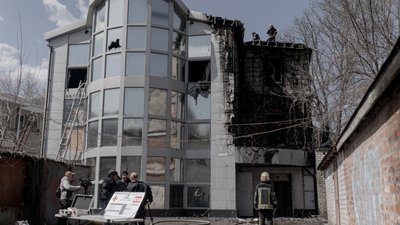 Наслідки влучання дрона у Харкові 16 квітня