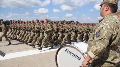 Зеленський визначив терміни військових призовів та звільнення в запас на 2022 рік