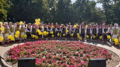 На Кіровоградщині встановили рекорд з наймасовішого виконання Гімну України На Кіровоградщині встановили рекорд з наймасовішого виконання Гімну України