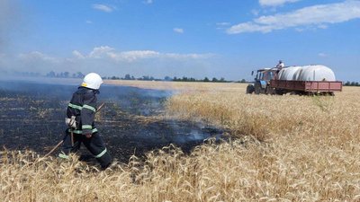 За добу на Миколаївщині сталися 20 пожеж, чотири з них — через обстріли російськими військами За добу на Миколаївщині сталися 20 пожеж, чотири з них — через обстріли російськими військами