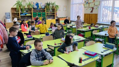 Початкові класи Ужгорода відновлюють навчання