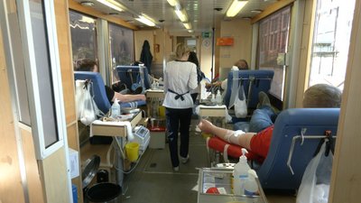 У Львові почав працювати мобільний пункт забору крові У Львові почав працювати мобільний пункт забору крові