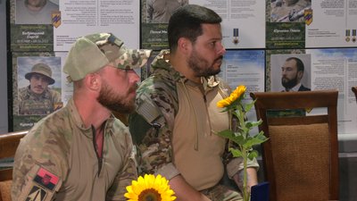 Відзнакою "Брат за брата" нагородили іноземних інструкторів-медиків у Франківську Відзнакою "Брат за брата" нагородили іноземних інструкторів-медиків у Франківську