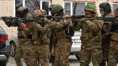 Як у Франківську тренується новостворена штурмова бригада "Лють" Як у Франківську тренується новостворена штурмова бригада "Лють"