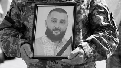 У Луцьку попрощалися з загиблими на війні Олександром Гнатюком і Миколою Маргасюком У Луцьку попрощалися з загиблими на війні Олександром Гнатюком і Миколою Маргасюком