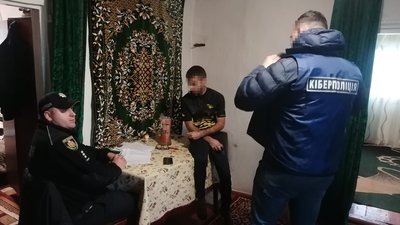 На Житомирщині чоловік брав гроші за обіцянки перевезти з тимчасово окупованих територій – справу розслідує поліція