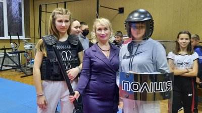 Поліцейська академія для школярів у Херсоні: як пройшло перше заняття