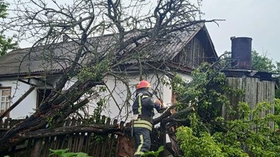 На Кіровоградщині продовжують ліквідовувати наслідки негоди